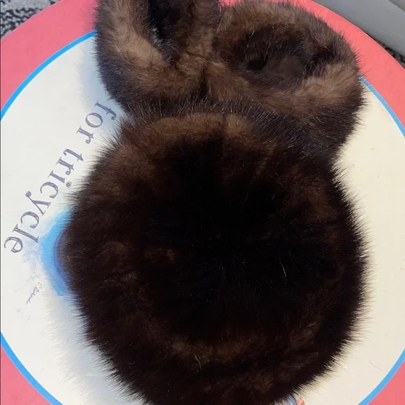 Sears Luxurious Brown Fur Women display picture 2